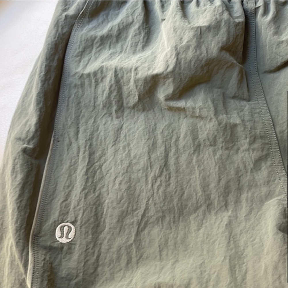 Lululemon Crinkle Nylon Mid-Rise Track Pant Wordmark - Picture 5 of 9